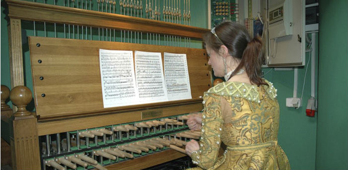 carillon monika