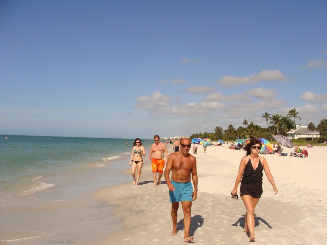 Plaża na Florydzie cały rok przyciaga turystów 3