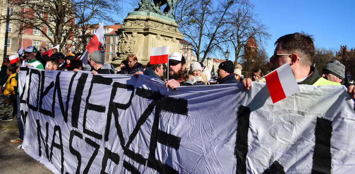 Marsz Żołnierzy Wyklętych wyruszył sprzed pomnika Jana III Sobieskiego przy Targu Drzewnym (fot. Radio Gdańsk/Roman Jocher)