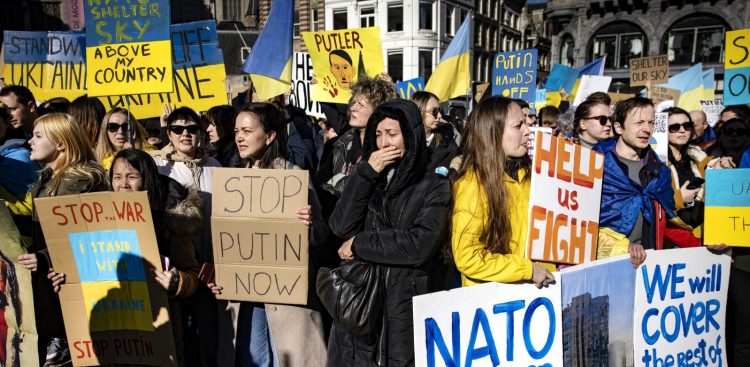 (Fot. PAP/EPA/RAMON VAN FLYMEN)