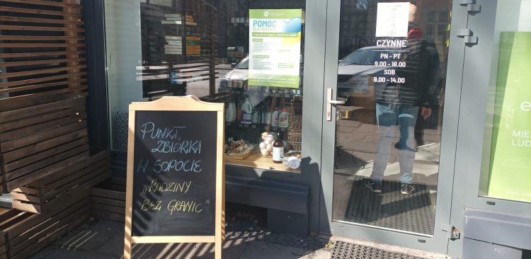 Punkt zbiórki posiłków w Sopocie (fot. Radio Gdańsk/Aleksandra Nietopiel)