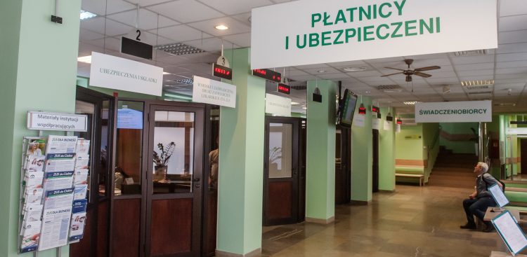 Gdańsk. Dzień otwarty gdańskiego odziału Zakładu Ubezpieczeń Społecznych na ulicy Chlebnickiej, skierowany do rencistów, niepełnosprawnych i seniorów.
11.05.2018
(fot. Mateusz Ochocki / KFP)