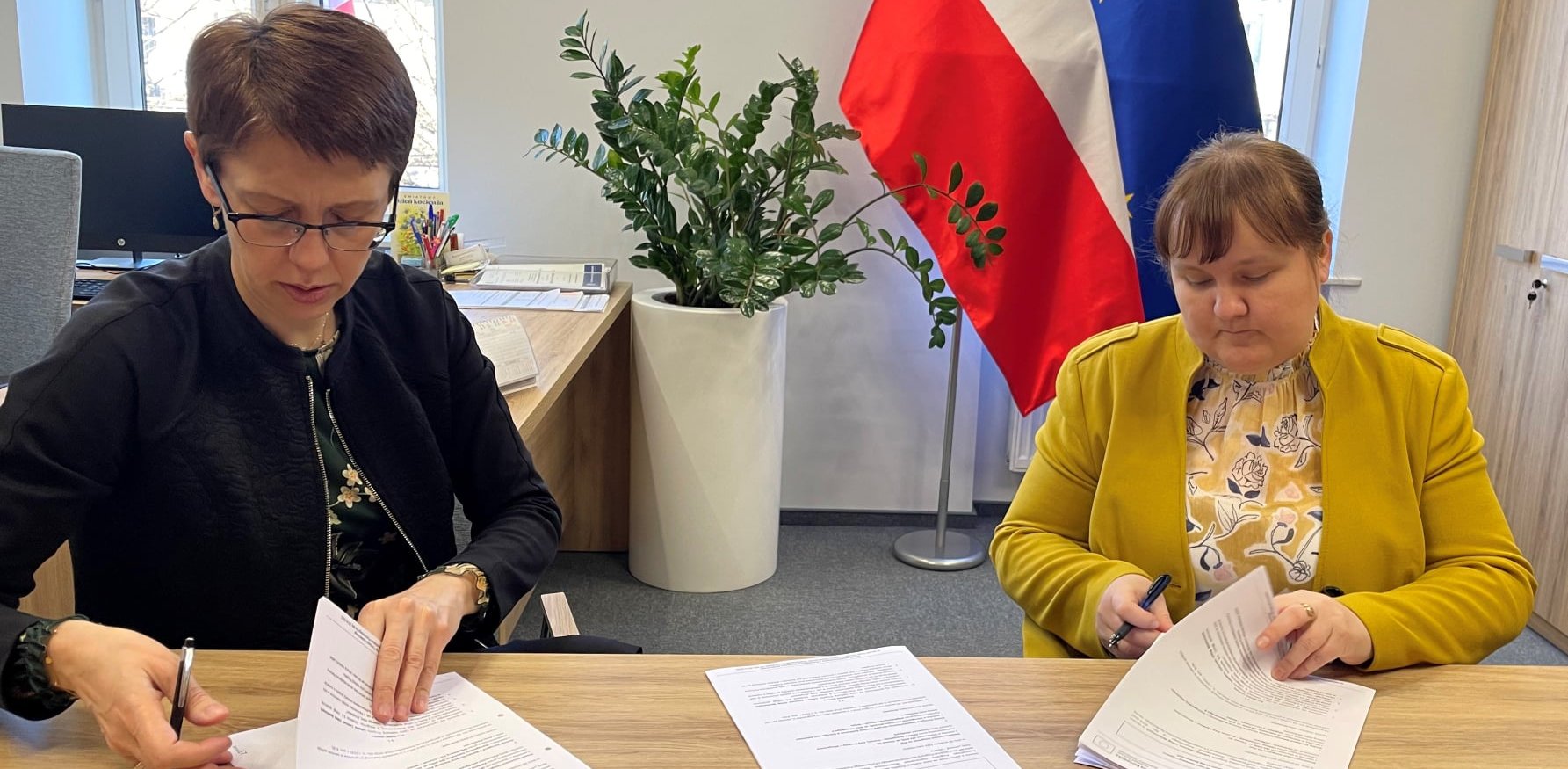 Urząd Gminy Starogard Gdański podpisał umowę na realizację zadań w dworku w Kręgu ze Stowarzyszeniem Integracja Na Plus (fot. UG Starogard Gdański)