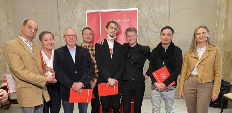 Słupscy stypendyści (Fot. Slupsk.pl)