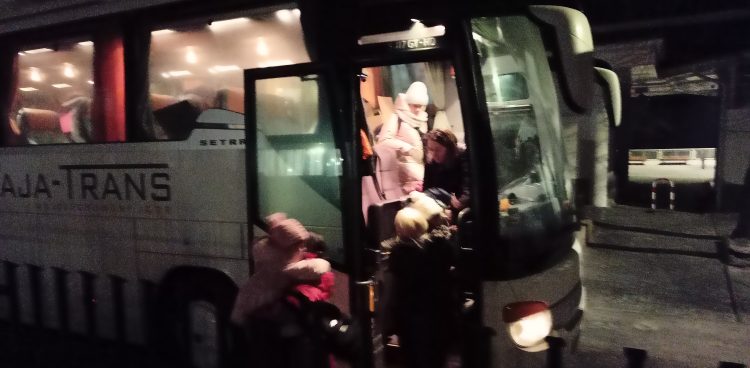 Przyjazd uchodźców (Fot. Radio Gdańsk/Krzysztof Nałęcz)