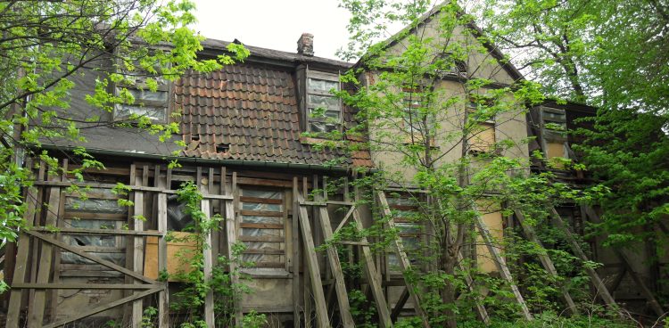 Dwór Fischera (Fot. Wikimedia Commons)