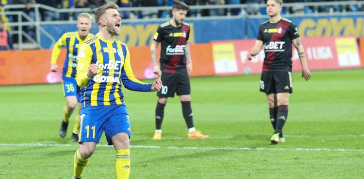 Gdynia,  27.04.2022
FORTUNA I LIGA PILKA NOZNA MECZ Arka Gdynia - LKS Lodz 
POLISH FIRST LEAGUE FOOTBALL GAME Arka Gdynia - LKS Lodz
NZ hubert adamczyk radosc celebration
FOT. GRZESIEK JEDRZEJEWSKI / 400mm.pl