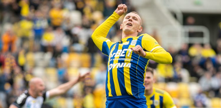Gdynia. Stadion miejski. Fortuna 1  Liga. Mecz Arka Gdynia - Sandecja Nowy Sącz. Nz. Mateusz Kuzimski
22.05.2022
fot. Krzysztof Mystkowski / KFP