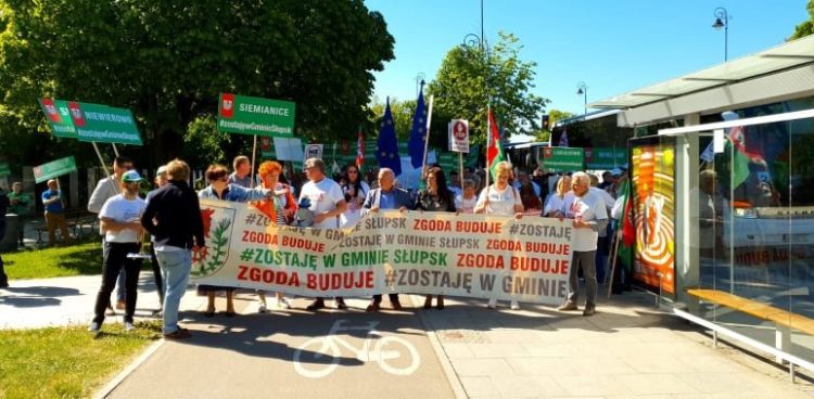 (Fot. Protestujący mieszkańcy gminy Słupsk)