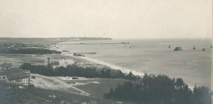 Brzeg morski w Gdyni, ok. 1925 rok (Fot. Wikipedia.org)