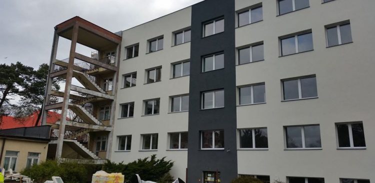 Fot. WSSZ Słupsk/ budynek remontowanego szpitala w Ustce