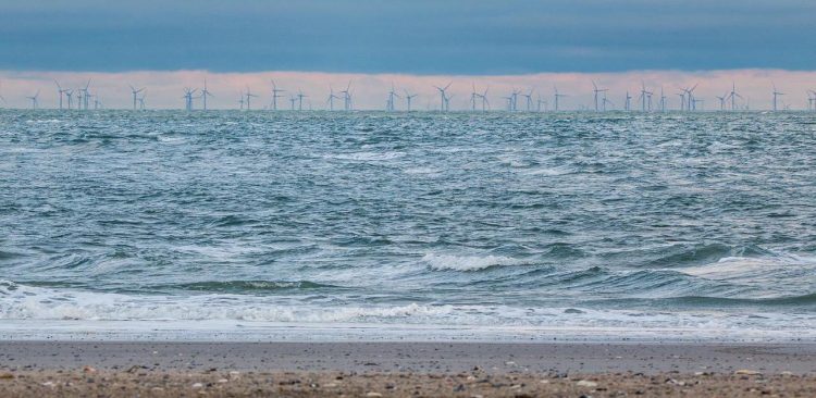 Morskie farmy wiatrowe, zdjęcie ilustracyjne (fot. Pixabay)