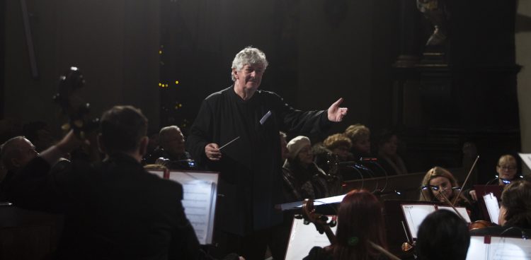 Na zdjęciu dyrygent Jan Łukaszewski (fot. KFP/Eryk Puchała)