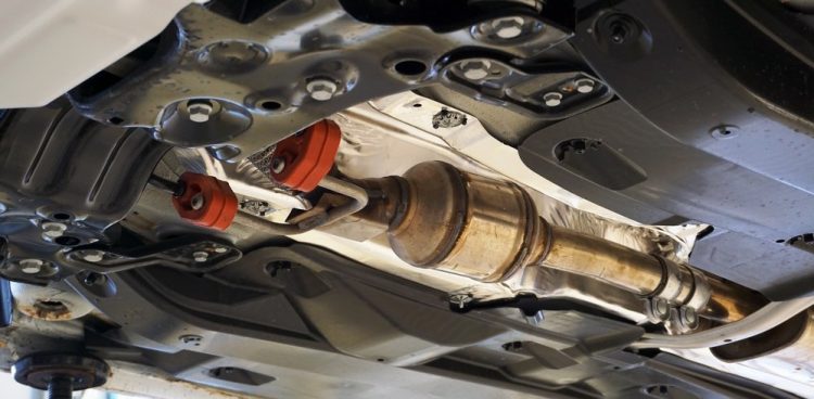 Fot. Katalizator samochodowy, zdjęcie poglądowe