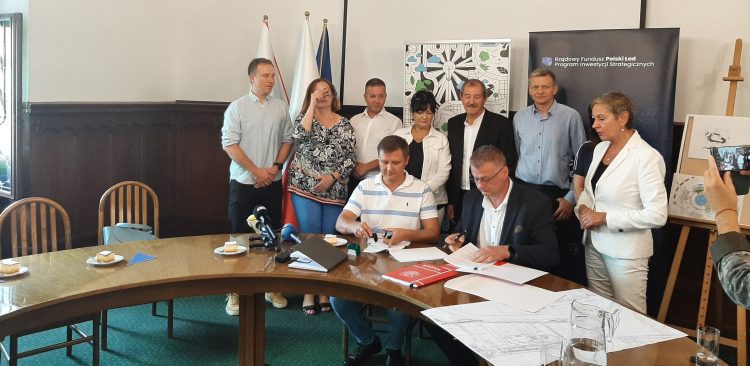Fot. Przemysław Woś / Podpisanie umowy o sfinansowanie PKiW