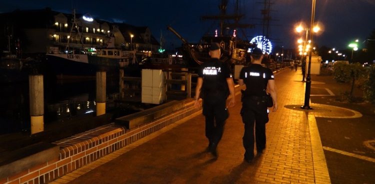 Fot. KPP Lębork / Patrol nocny policji w Łebie