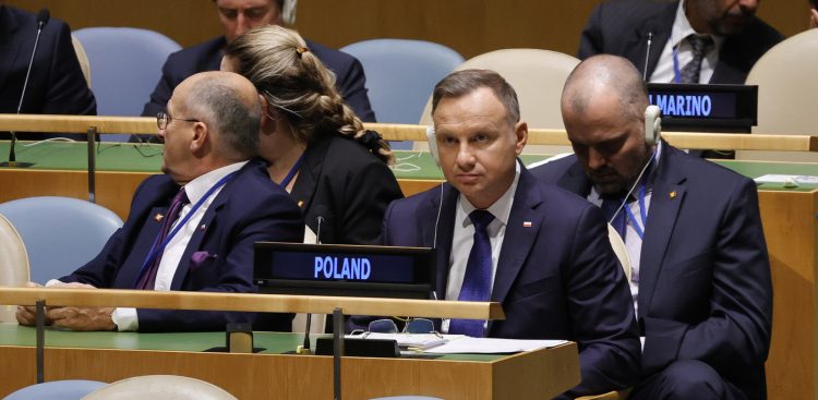 (fot. PAP/EPA/JASON SZENES)