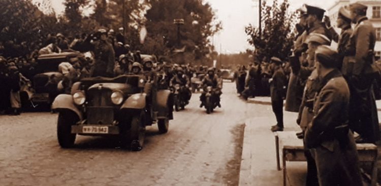 Na zdjęciu: wspólna defilada Wermachtu i Armii Czerwonej w Brześciu nad Bugiem, 22 września 1939 roku (fot. archiwum M. Rzepiaka)