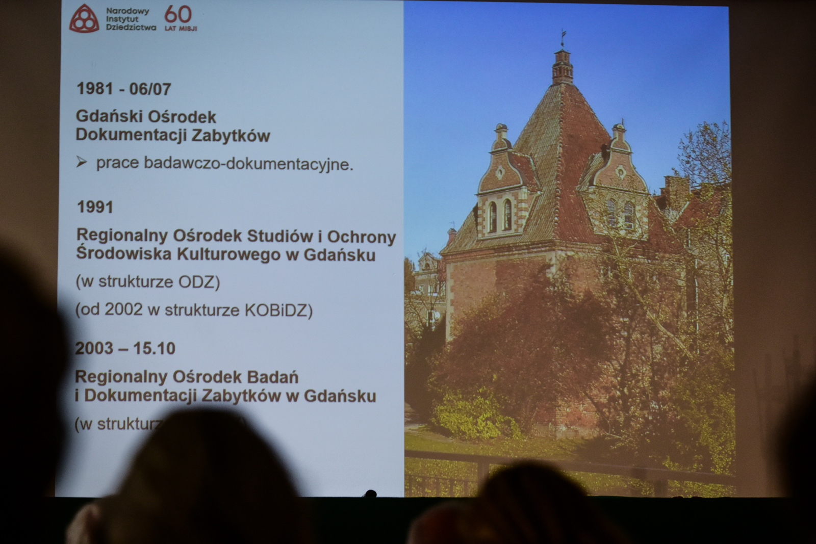Jarosław Sellin Otworzył Wystawę O Narodowym Instytucie Dziedzictwa W Historycznej Sali Bhp 3102