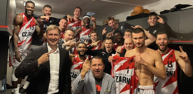 Fot. Czarni to Wy / Pierwsza wygrana