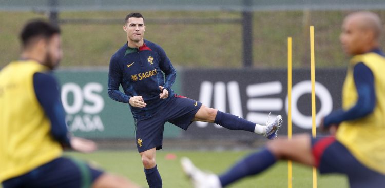 (Fot. PAP/EPA/ANTONIO PEDRO SANTOS)