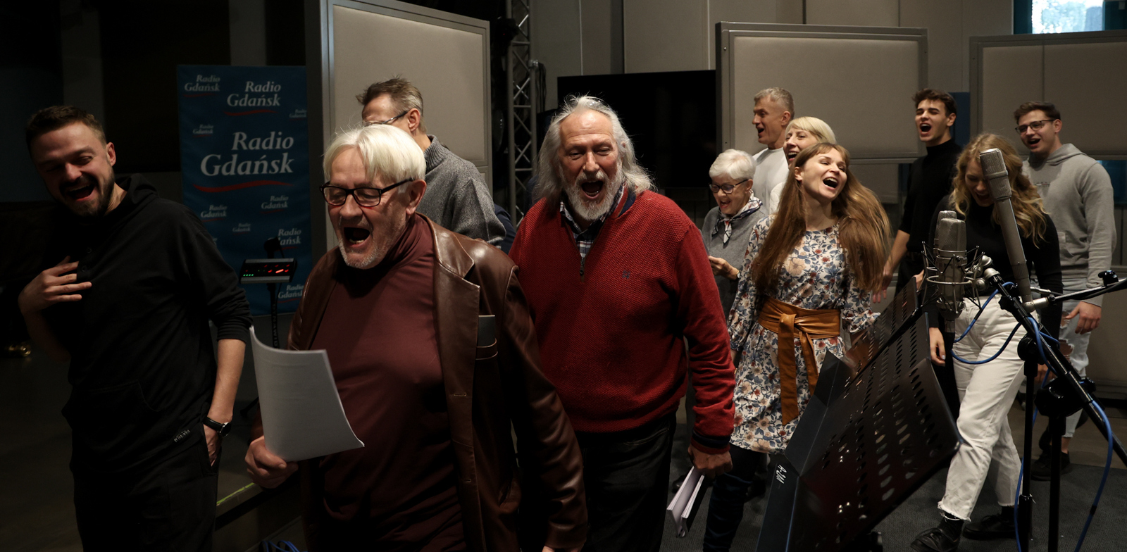 Realizacja słuchowiska radiowego pt „Kulig” na podstawie komedii Józefa Wybickiego, adaptacja: Henryk Rozen (fot. Radio Gdańsk/Roman Jocher)