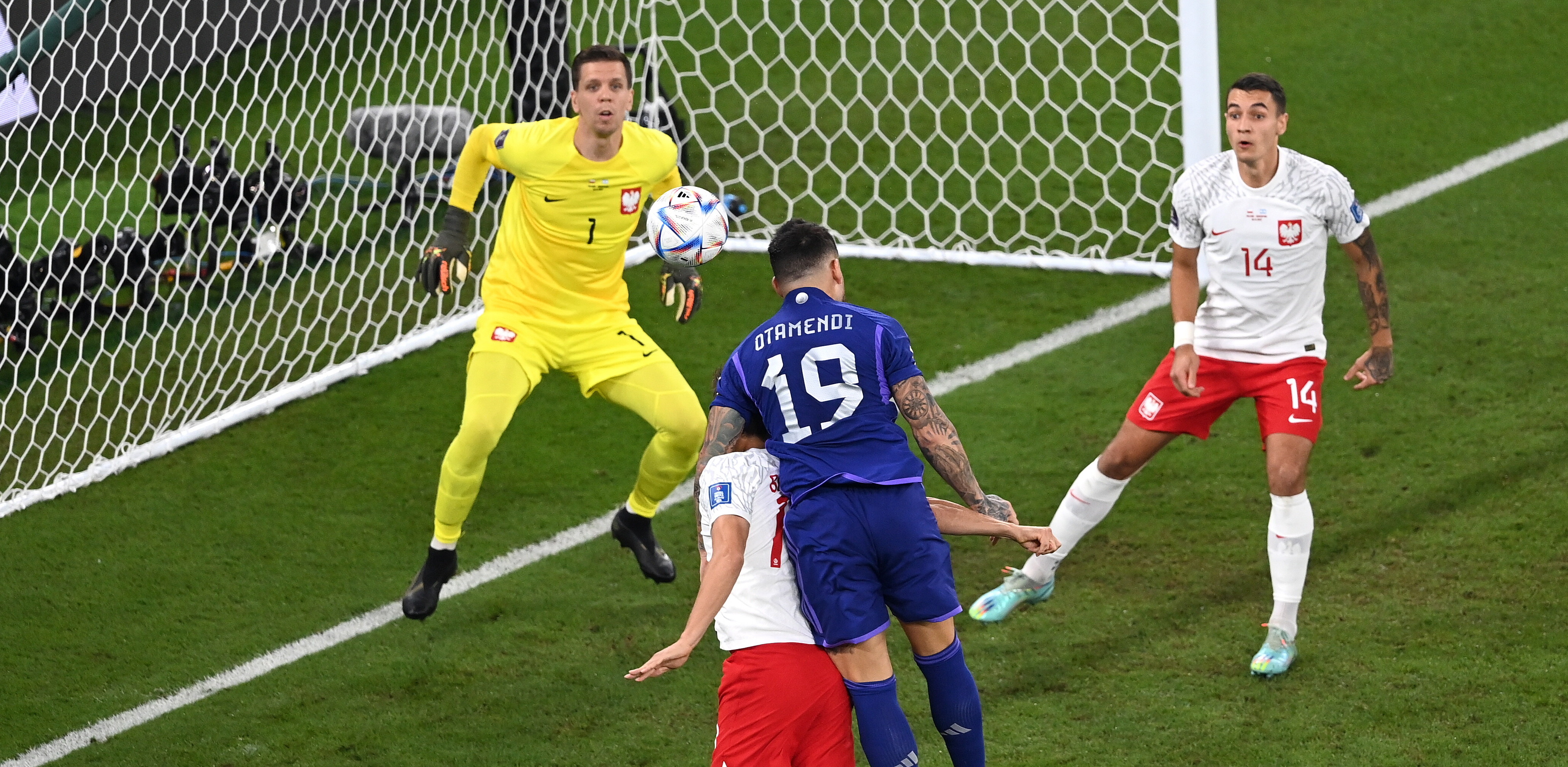 (Fot. PAP/EPA/Georgi Licovski)