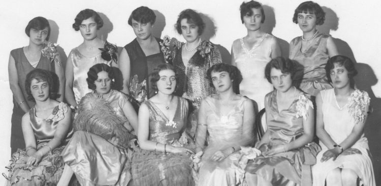 Bal Sylwestrowy w Kasynie Koła Literacko-Artystycznego we Lwowie. 
(Fot. Narodowe Archiwum Cyfrowe)