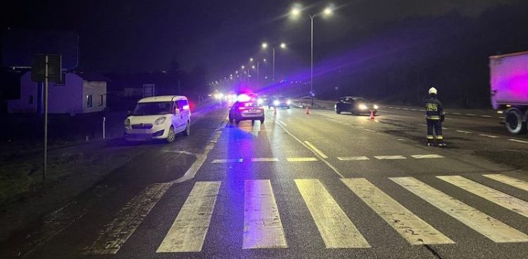 Przejście dla pieszych w Redzie (fot. Facebook.com/Komenda Powiatowa Policji w Wejherowie)