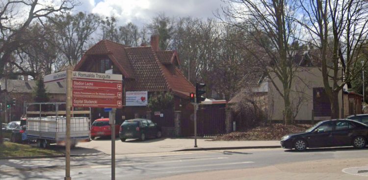 Wjazd na ulicę Traugutta, zdjęcie ilustracyjne (fot. Google Street View)