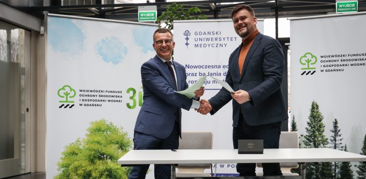Podpisanie umowy pomiędzy WFOŚiGW w Gdańsku a GUMed (fot. Radio Gdańsk/Roman Jocher)