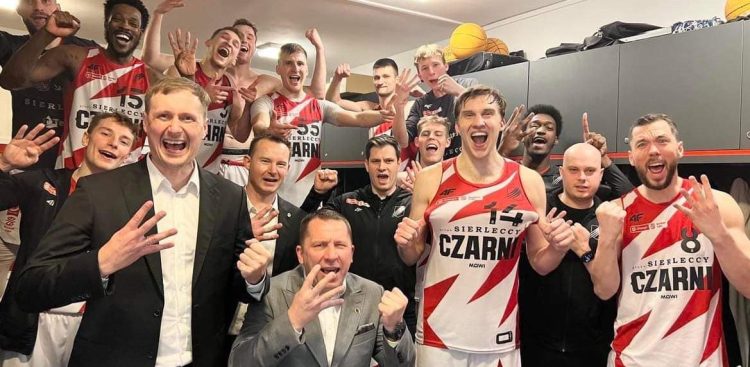 (Fot. Facebook.com/Czarni To Wy)