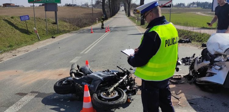 Do wypadku z udziałem motocyklisty doszło także pod Kościerzyną (Fot. KPP Kościerzyna)