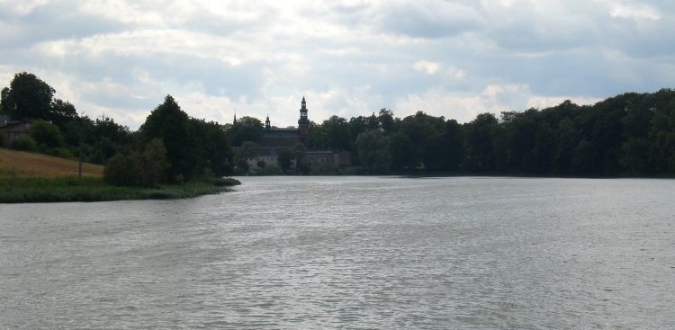 Jezioro Klasztorne Małe (fot. Wikimedia Commons/Gdaniec)