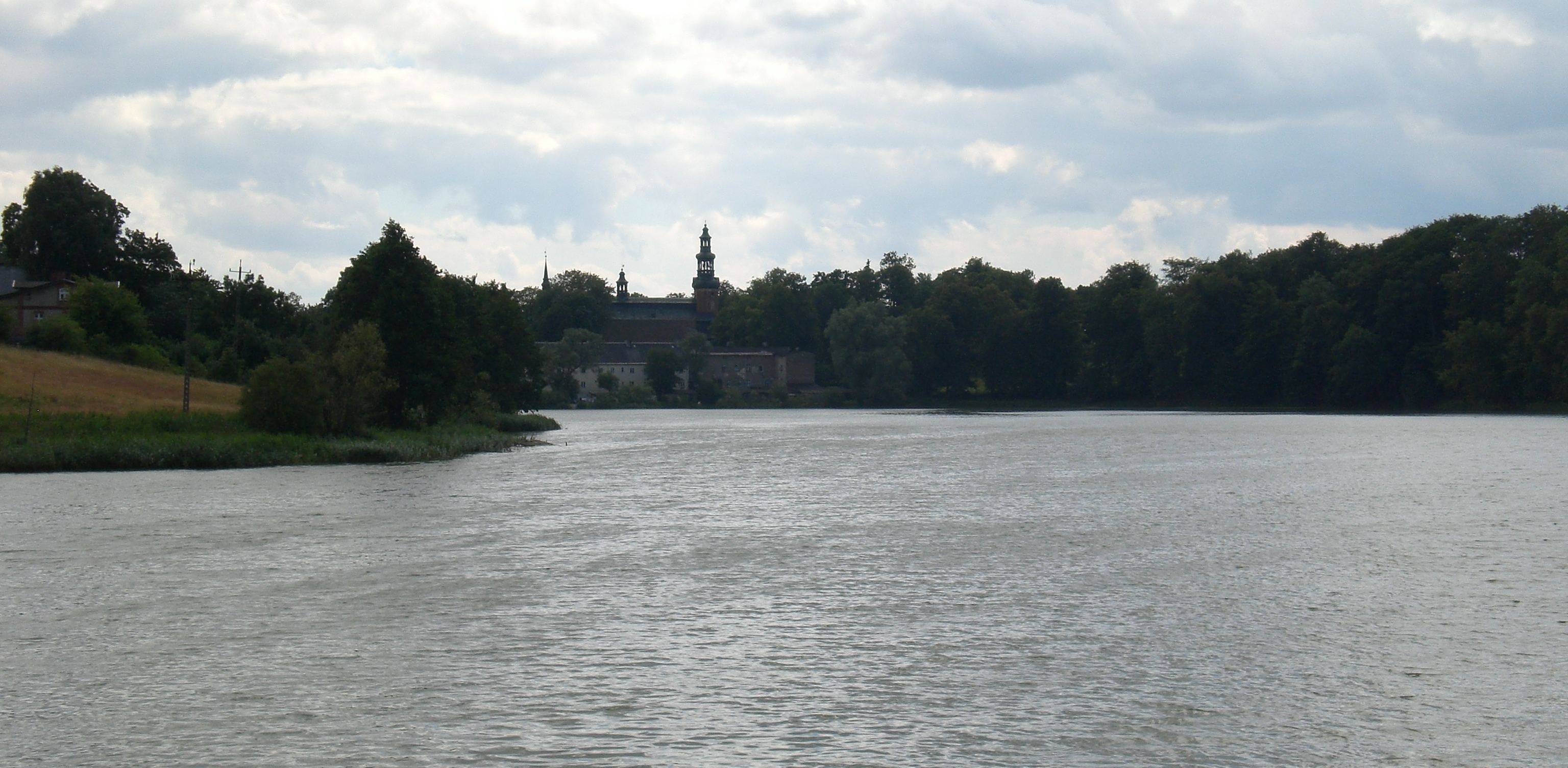 Jezioro Klasztorne Małe (fot. Wikimedia Commons/Gdaniec)