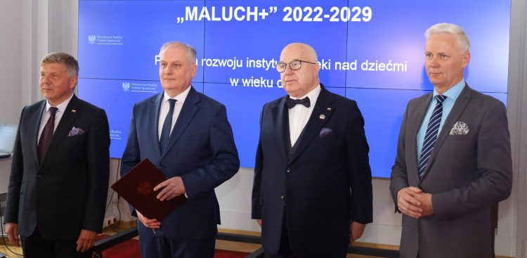 Na zdj. od lewej: doradca Prezydenta RP Piotr Karczewski, wojewoda pomorski Dariusz Drelich, radny sejmiku Roman Dambek i burmistrz Czerska Przemysław Biesek-Talewski,(fot. Pomorski Urząd Wojewódzki)