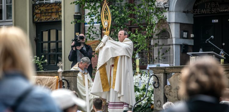Główna procesja Bożego Ciała w Gdańsku  (fot. KFP/Krzysztof Mystkowski)