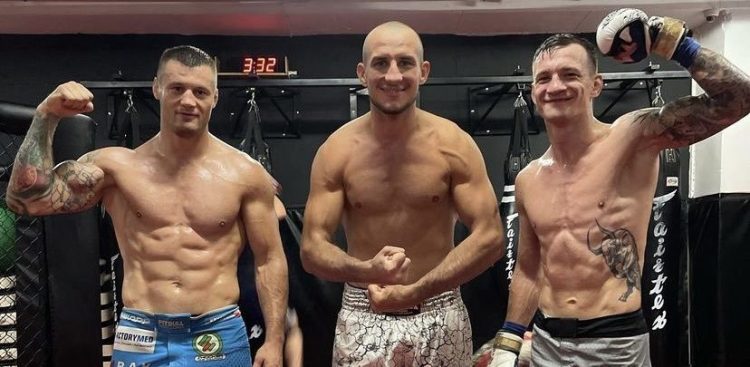 Od lewej: Krystian Kaszubowski, Bartosz Leśko, Sebastian Przybysz (Fot. Instagram/Sebastian Przybysz)