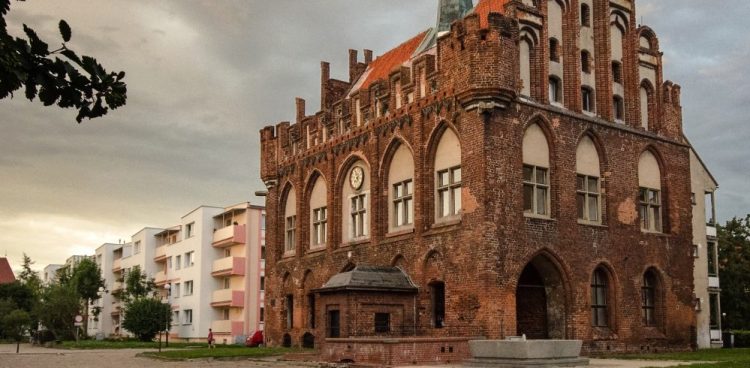 Ratusz w Malborku
(Fot. Wikimedia Commons/Sławomir Milejski)