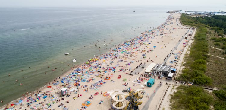 Świadczenie urlopowe w tym roku dla pracownika zatrudnionego na pełen etat w tzw. normalnych warunkach wynosi 2417,14 zł (fot. Wojtek Jakubowski /Fotokombinat/  KFP)