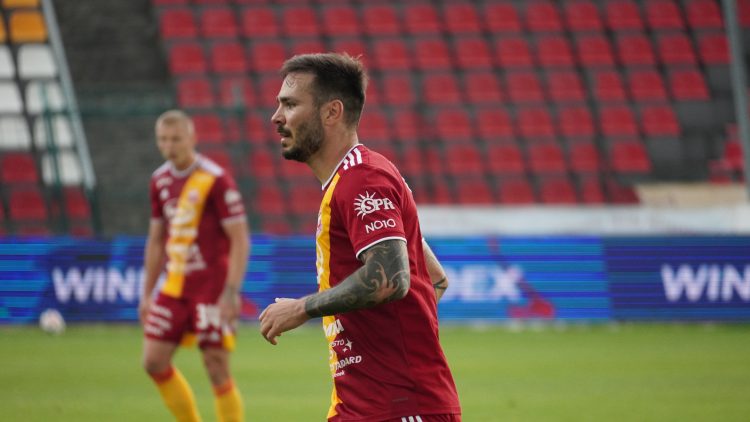 Piotr Giel nie wykorzystał rzutu karnego w meczu z Resovią. (Fot. Radio Gdańsk/Tymoteusz Kobiela)