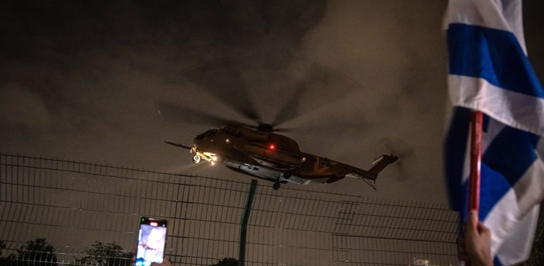 (Fot. EPA/CHRISTOPHE PETIT TESSON)