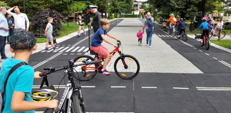 Miasteczko rowerowe - zdjęcie ilustracyjne  (fot. policja.gov.pl|)