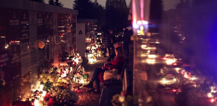 Cmentarz Łostowice - Uroczystość Wszystkich Świętych (fot. Radio Gdańsk/Roman Jocher)