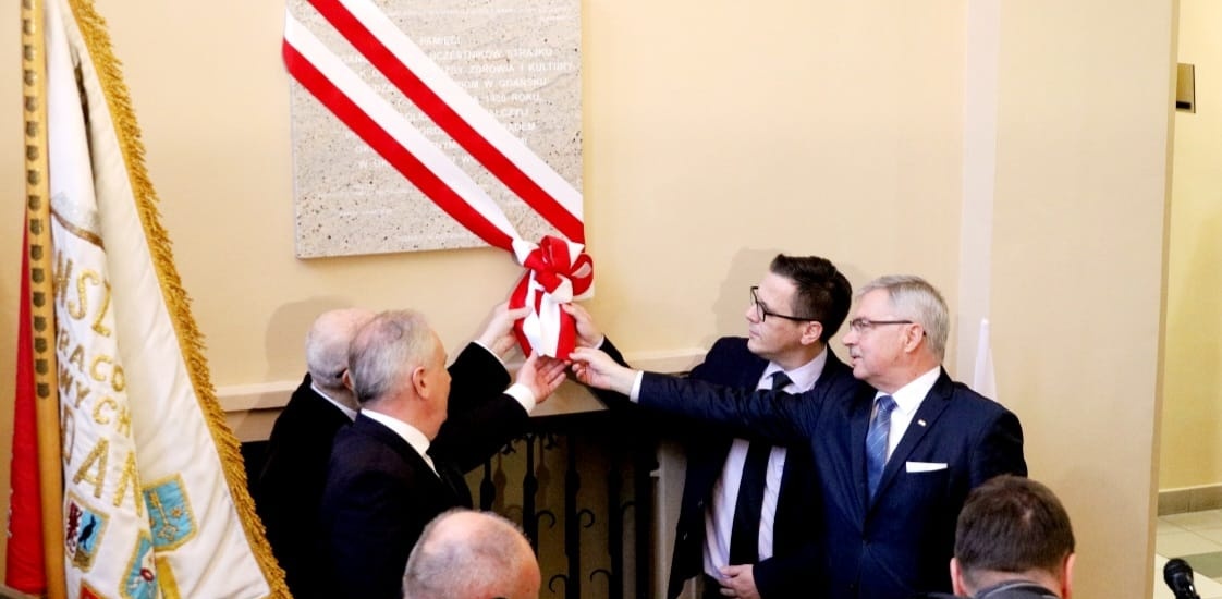 Uroczystość odsłonięcia tablicy poświęconej organizatorom i uczestnikom strajku środowisk oświaty, służby zdrowia i kultury w listopadzie 1980 r. - Gdańsk, 16 listopada 2022 (Fot. gdansk.ipn.gov.pl)