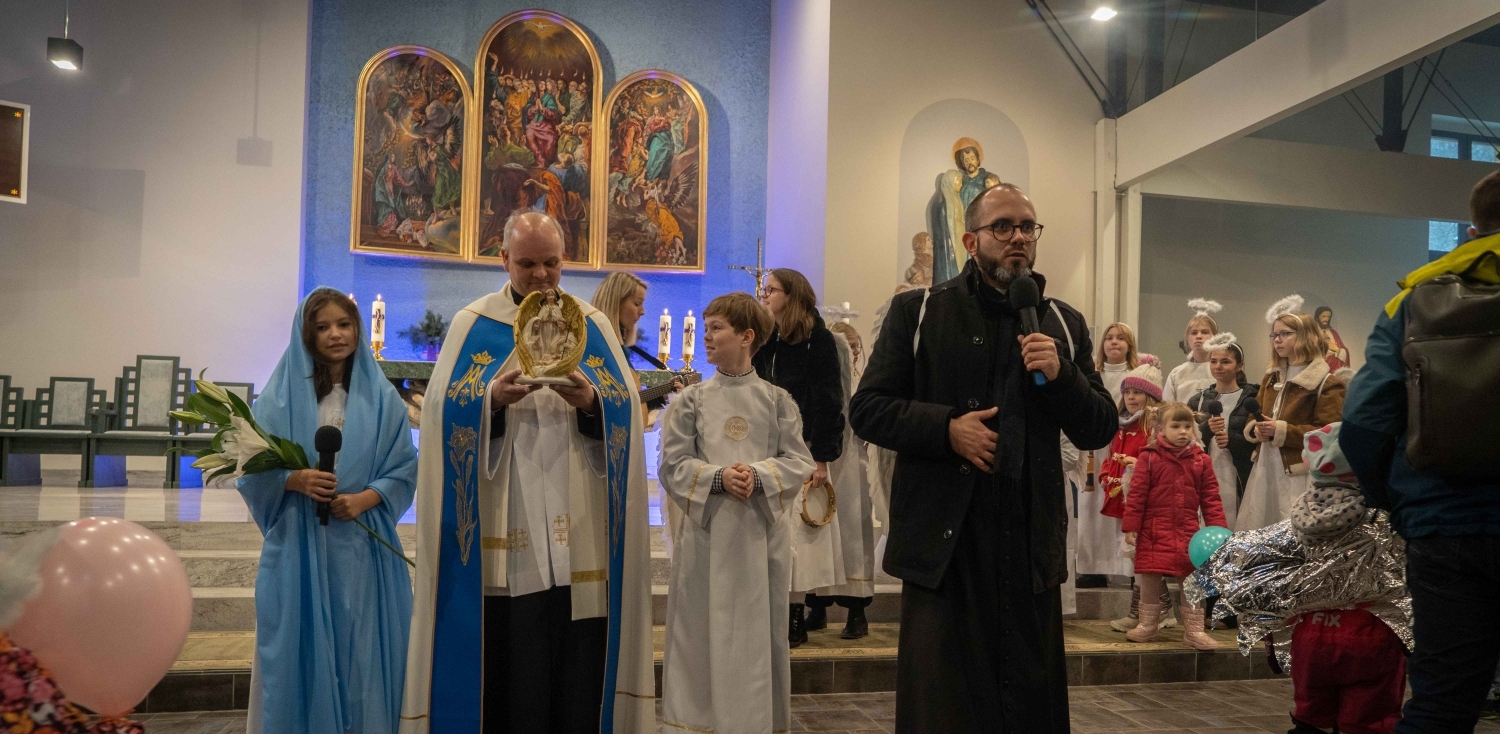 (Fot. Sanktuarium Matki Bożej Brzemiennej w Matemblewie)