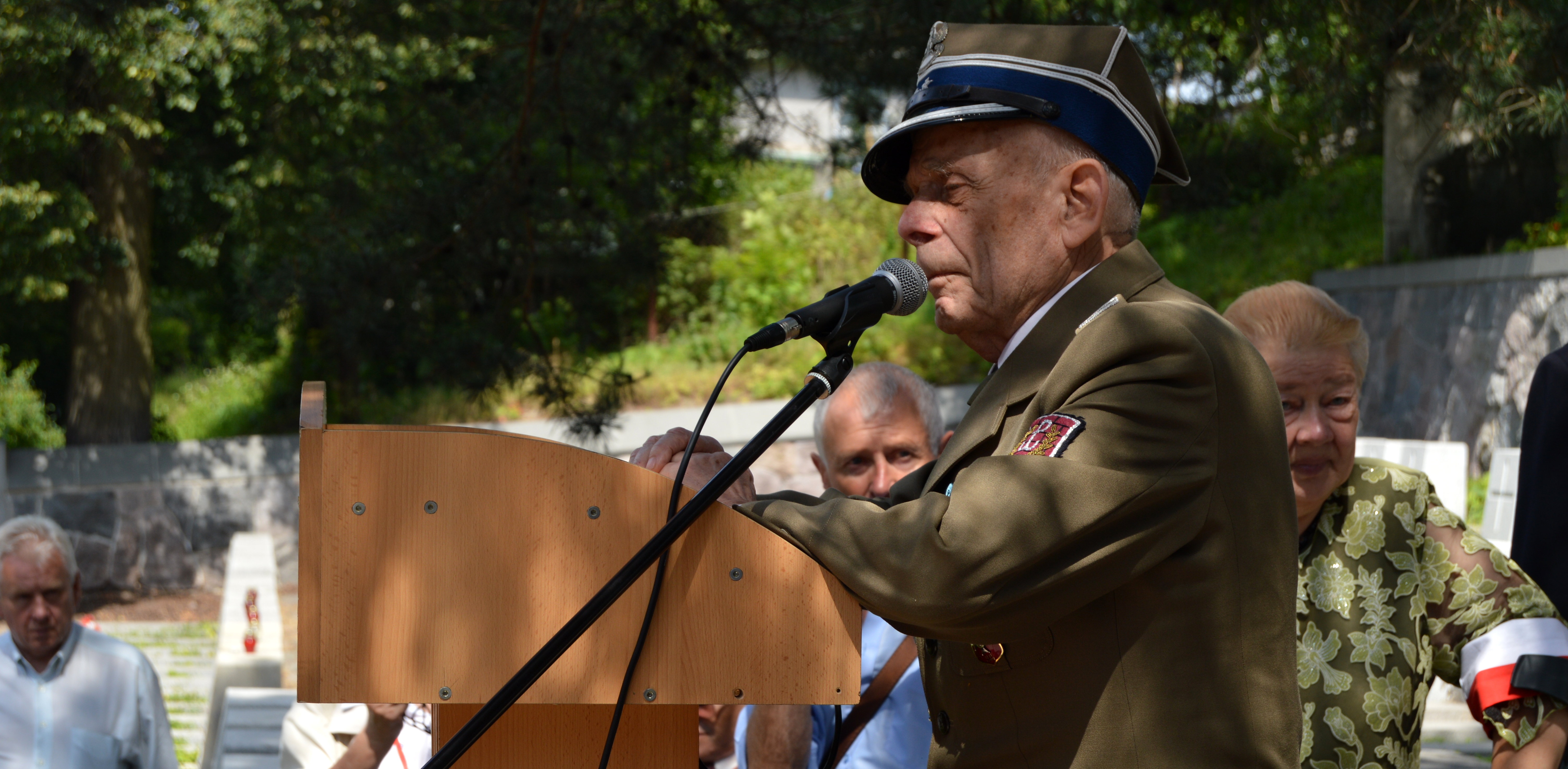 Tadeusz Bieńkowicz ps. "Rączy", zastępca dowódcy akcji rozbicia niemieckiego więzienia w Lidzie.  Na zdjęciu podczas uroczystości 70. rocznicy akcji "Ostra Brama" w Wilnie w 2014 roku. (Fot. Michał Rzepiak)