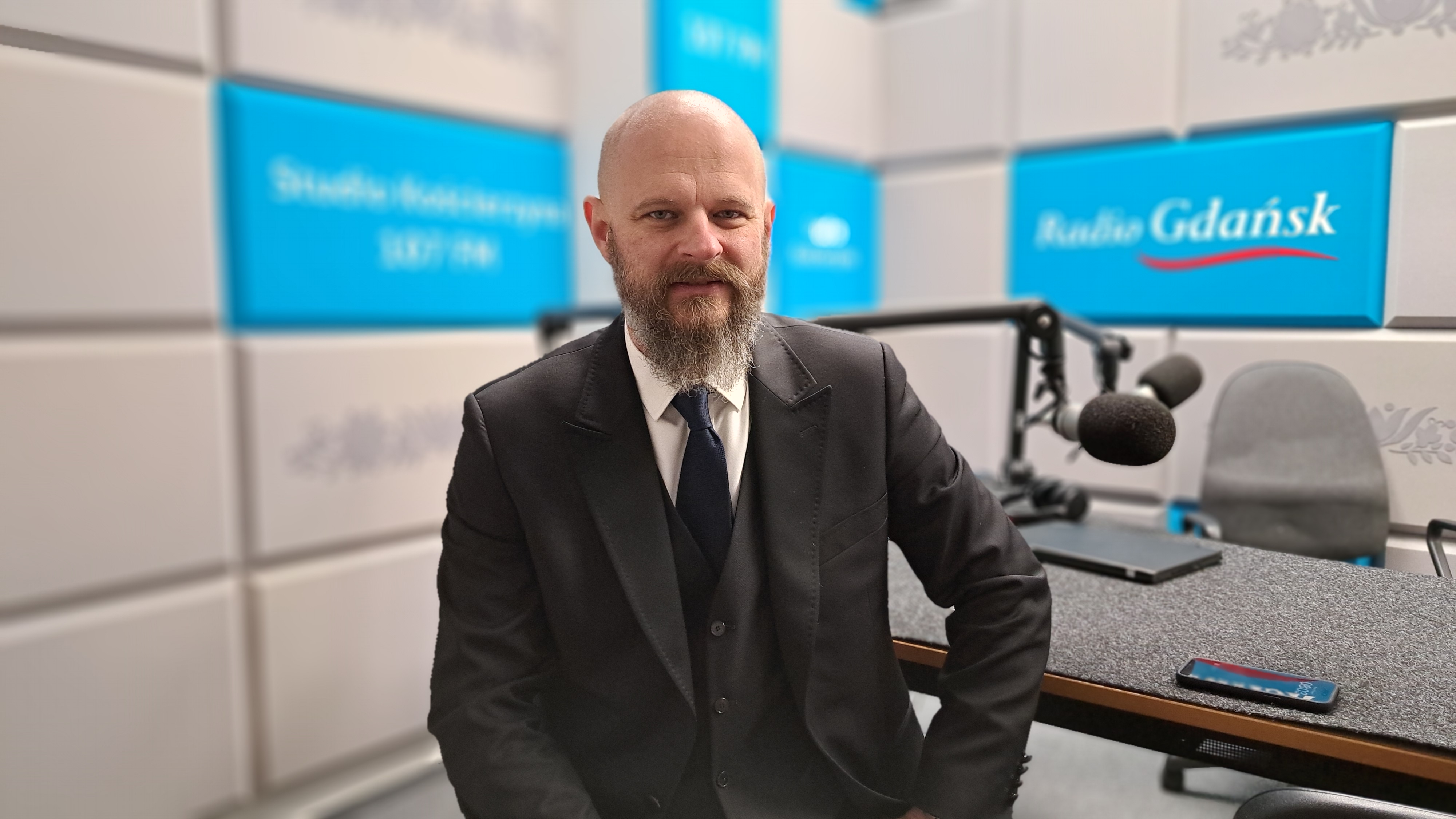 Jacek Pauli, burmistrz Skarszew, w studiu Radia Gdańsk (Fot. Radio Gdańsk/Grzegorz Armatowski)