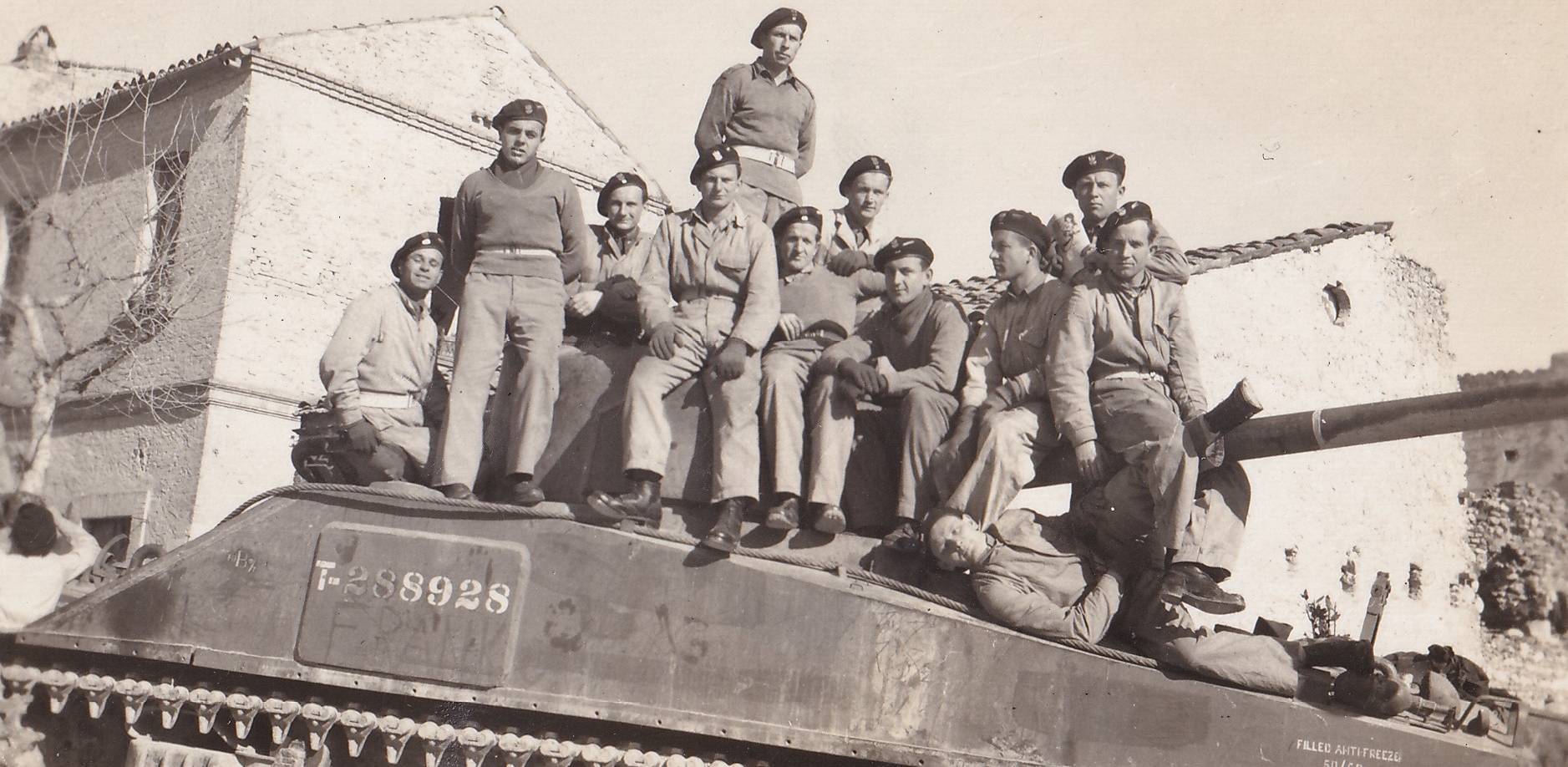 Na zdjęciu żołnierze 2 Korpusu Polskiego we Włoszech (fot. Archiwum Władysława Dąbrowskiego)