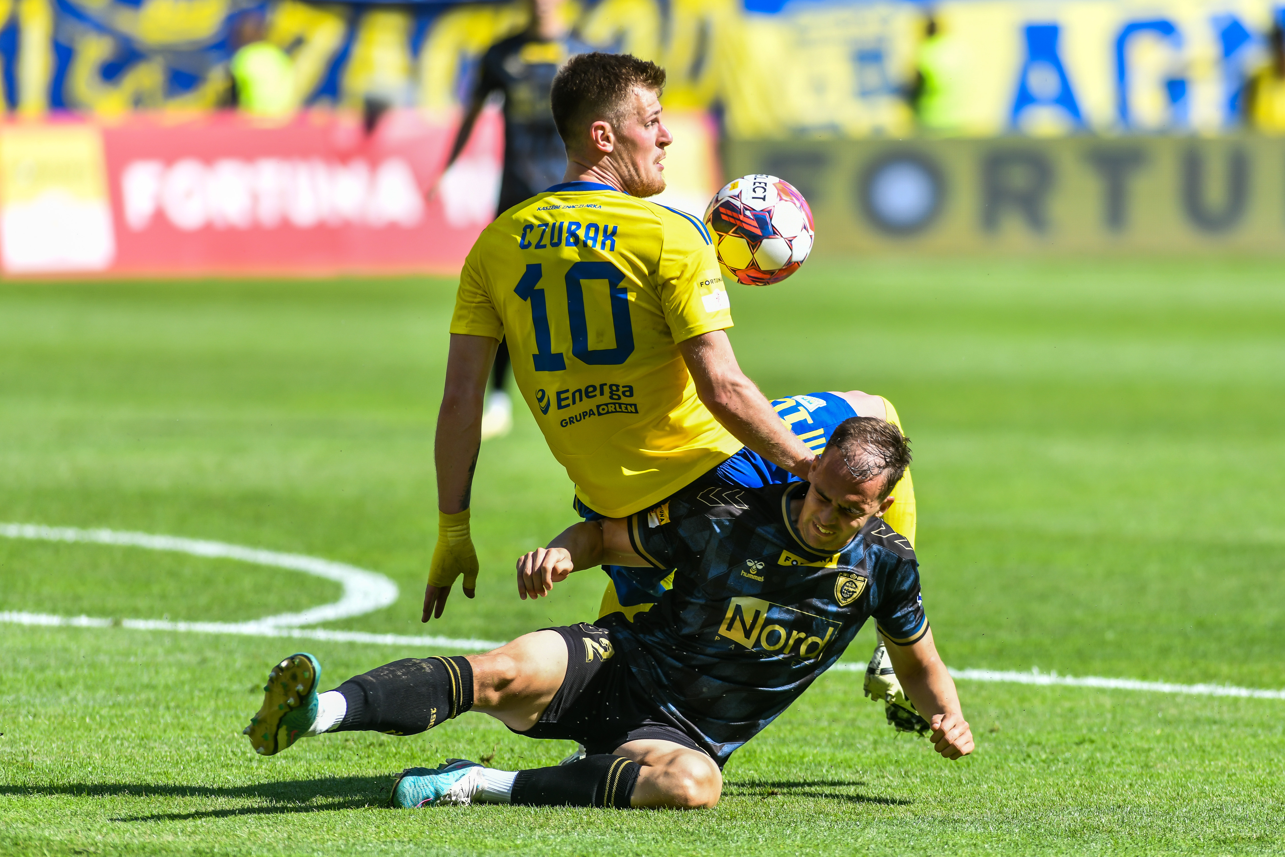 34. kolejka Fortuna 1. Ligi Arka Gdynia - GKS Katowice n/z Karol Czubak i Marten Kuusk 26.05.2024 / fot. Maciej Czarniak / KFP / Trojmiasto.pl